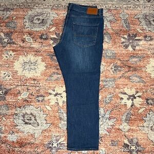 410 Lucky Brand Jeans 36x30 Athletic straight fit